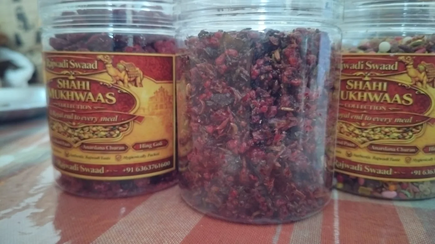Gulkand Paan Mukhwas in a clear jar
